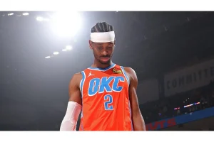 Shai Gilgeous-Alexander Roasts Teammate’s Outfit as “Snuggie”