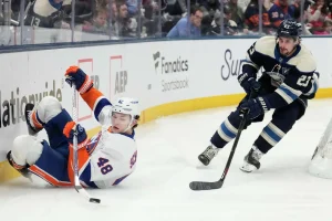 Simon Holmstrom’s OT Goal Secures Islanders’ 4th Straight Win