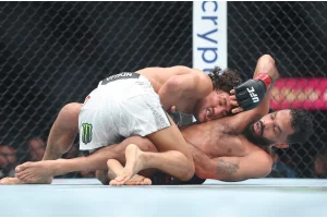 Fans Demand Heavyweight Division Abolished as Tuivasa Returns