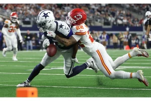 Pro Bowl CB Nahshon Wright Eyed by Chiefs After McDuffie Trade