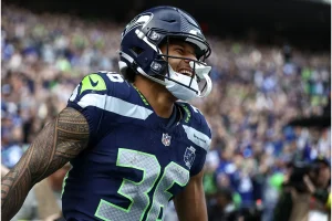 Seahawks Tender Exclusive Rights to Ty Okada and George Holani