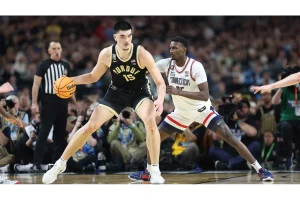 Zach Edey to Have Second Ankle Surgery, Season Return Uncertain