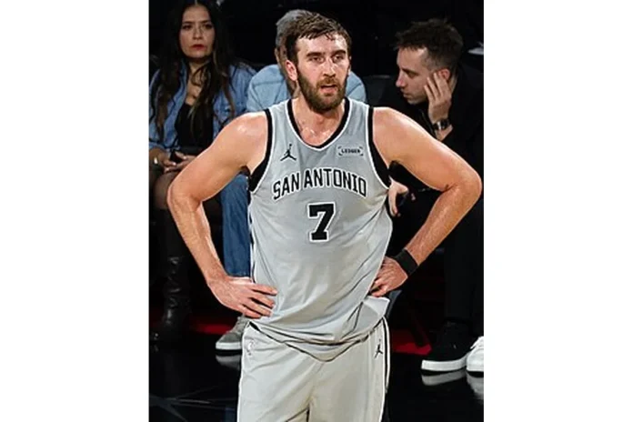 Image of Luke Kornet
