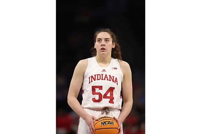 Image of Mackenzie Holmes